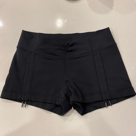 Lululemon Liberty Booty Shorts - Picture 2 of 2